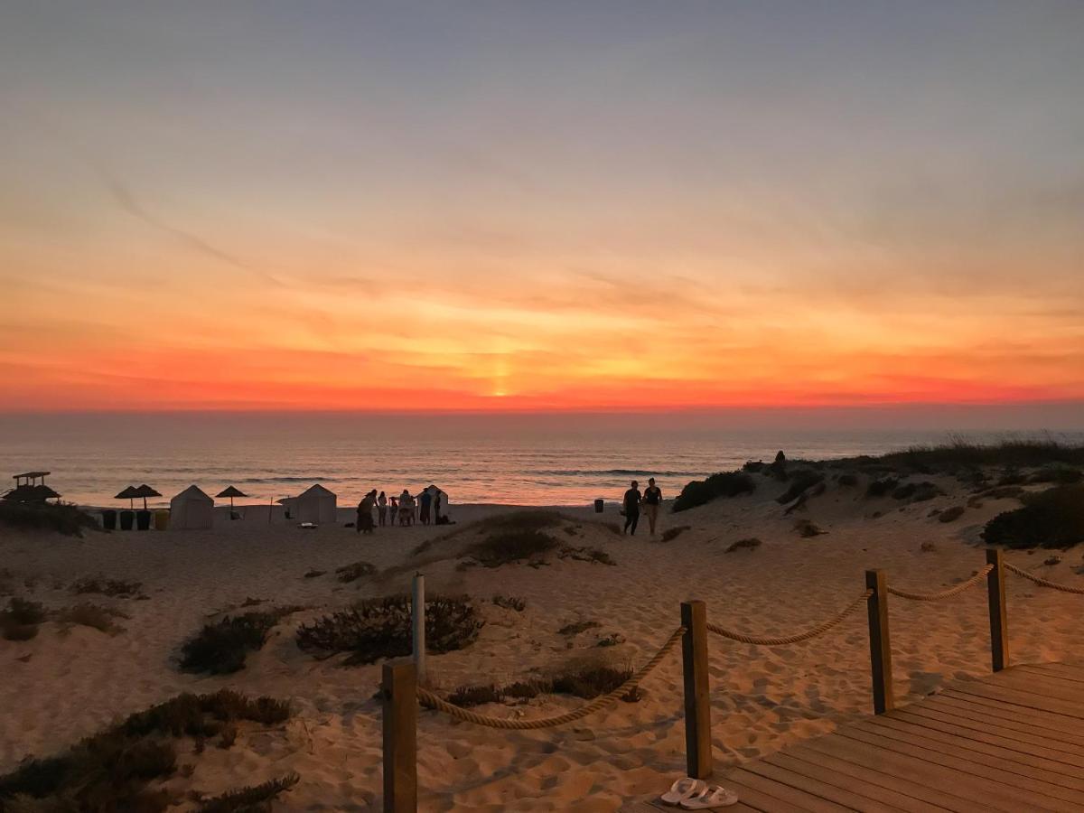The Far End Surf House - Surf & Yoga Holidays Лориньян Экстерьер фото
